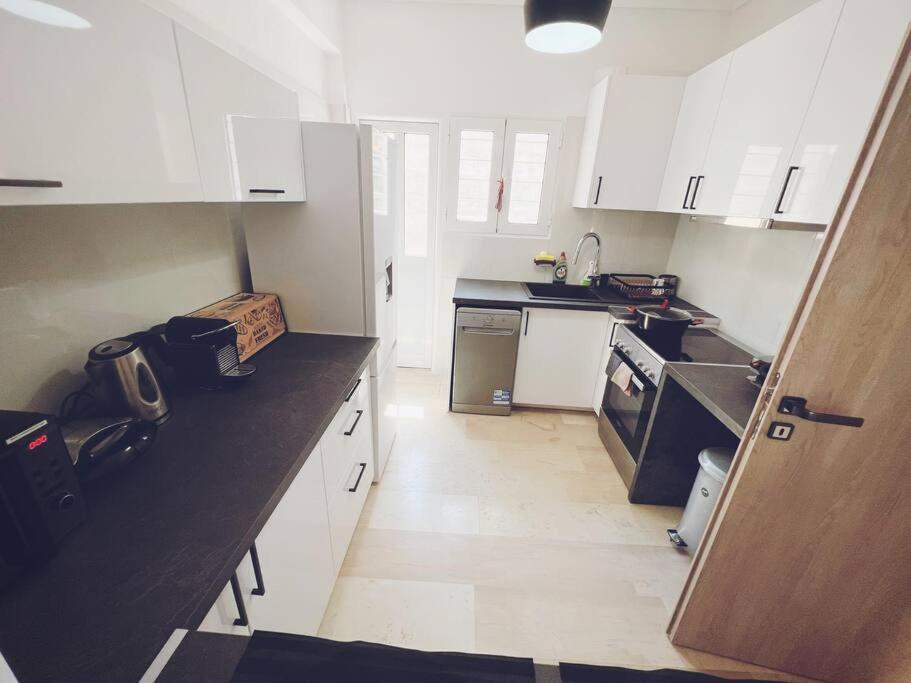 Minimal 3Br Apartment In 아테네 외부 사진