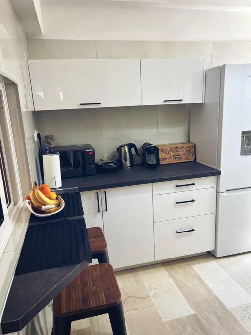 Minimal 3Br Apartment In 아테네 외부 사진